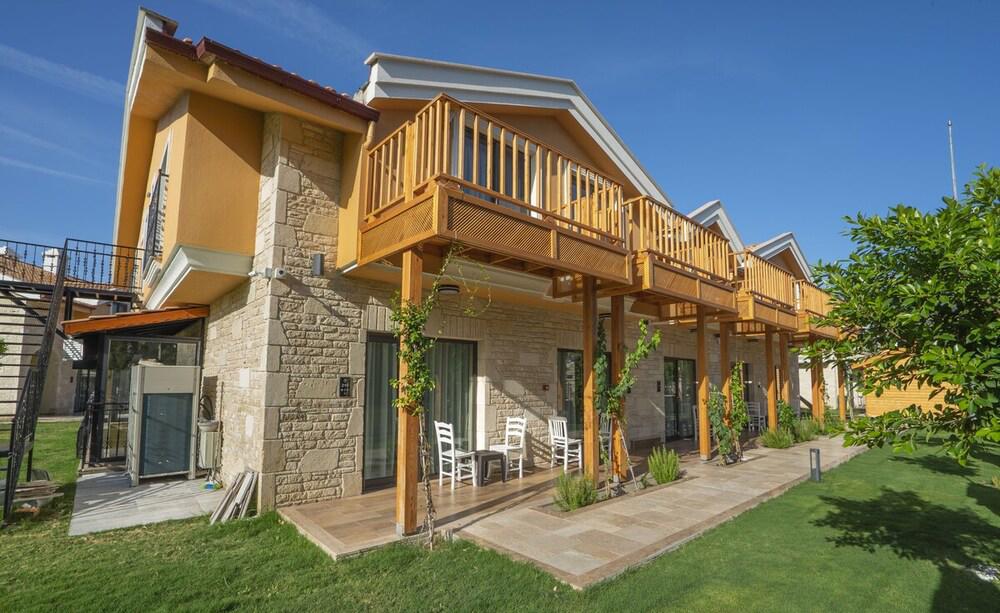Dalyan Live Hotel
