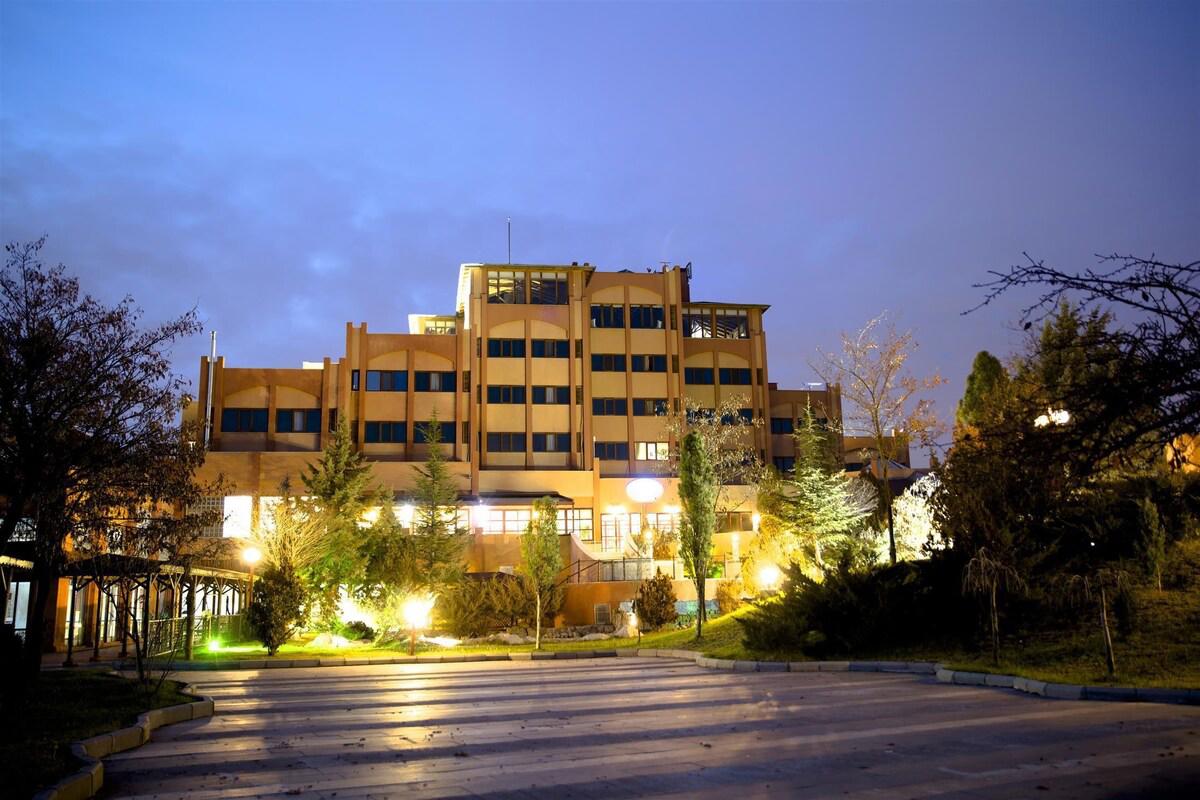 Patalya Lakeside Resort Hotel