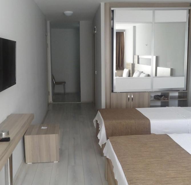 Renq Hotel