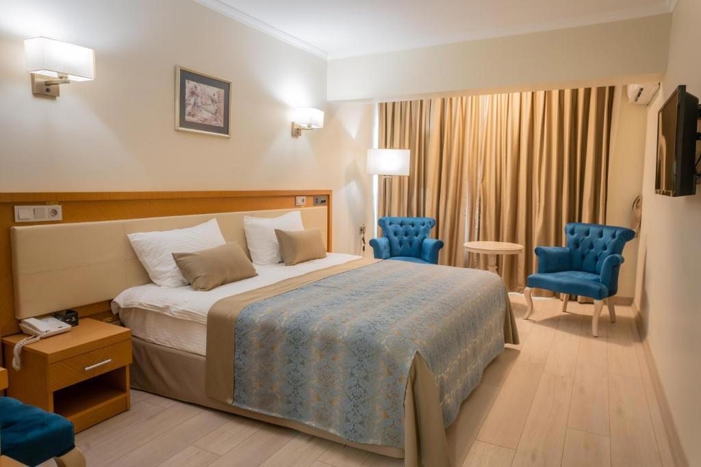 Patalya Lakeside Resort Hotel
