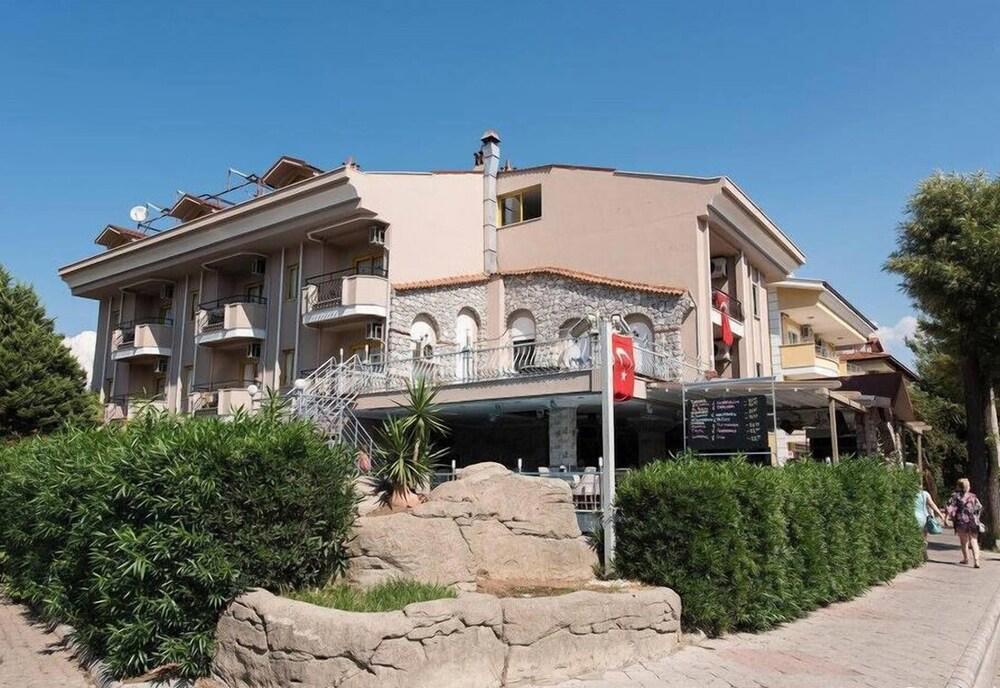 Club Dante Mammaris