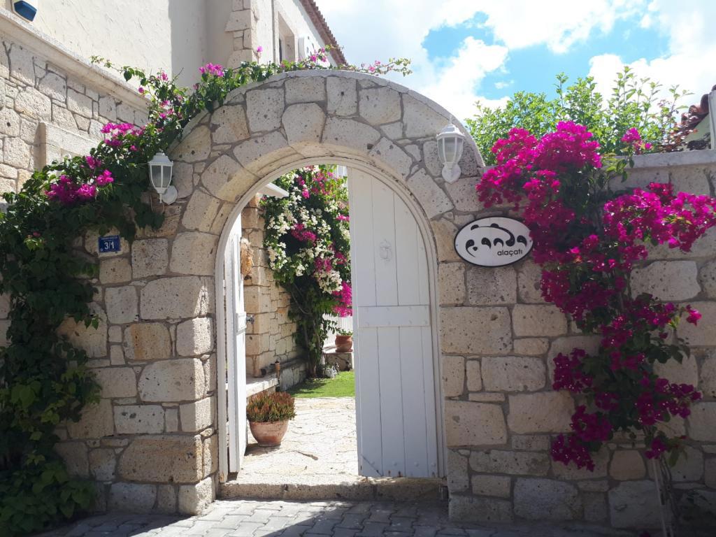Panda Alaçatı Otel