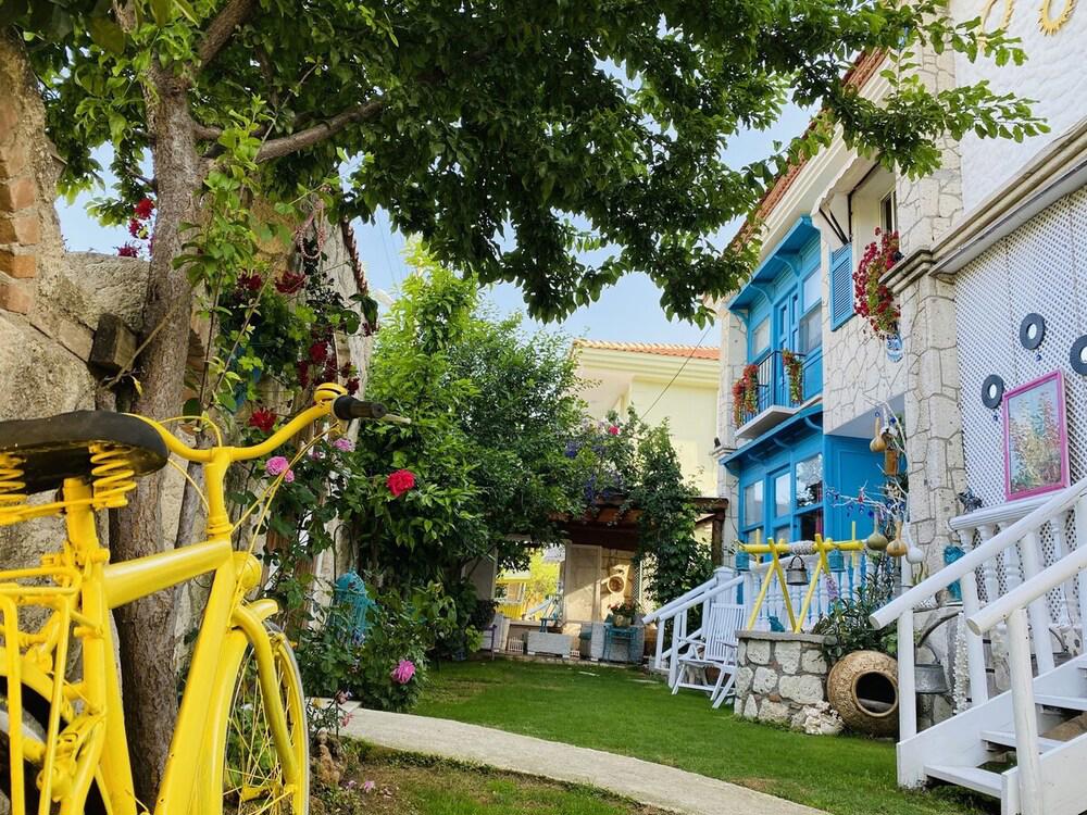 Sarı Köşk Butik Hotel