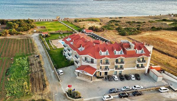 Acroter Hotel & Spa