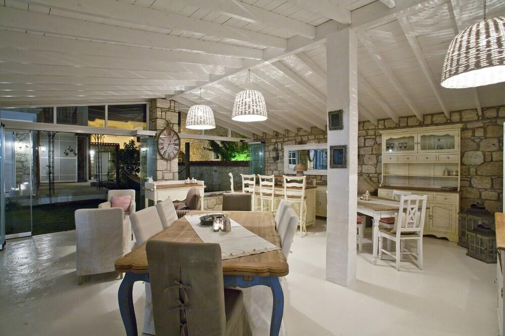 Hane Alaçatı Boutique Hotel