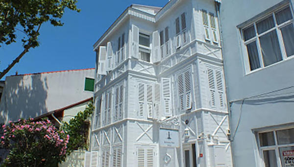 Büyükada Port Hotel