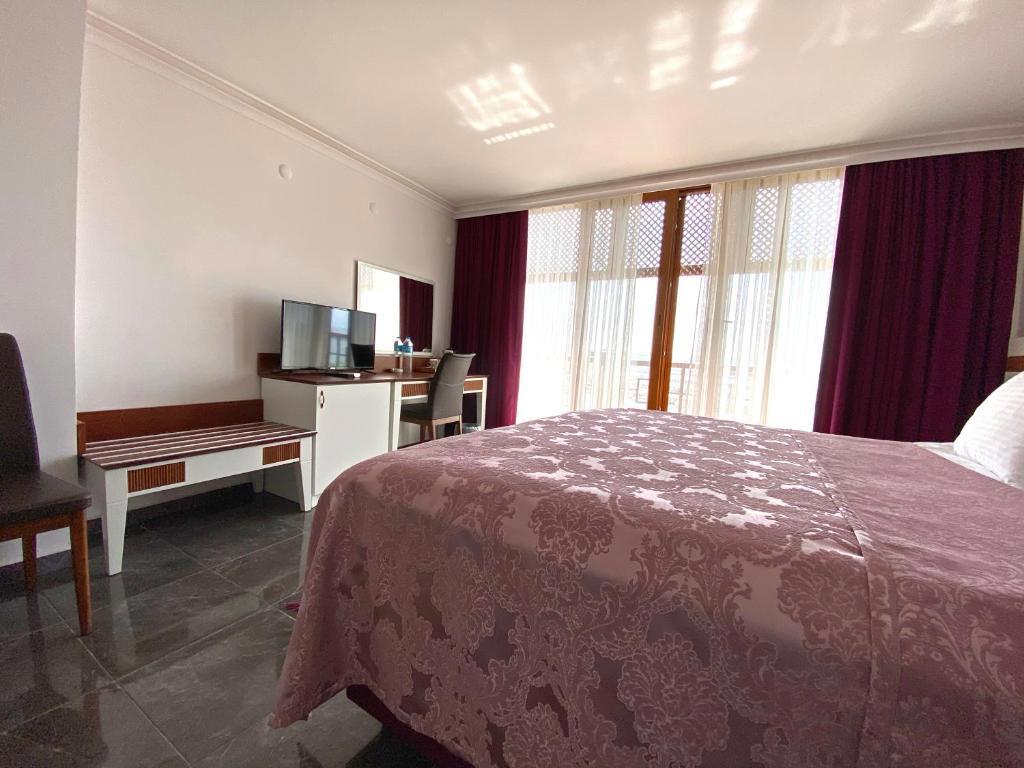 Phellos Suites