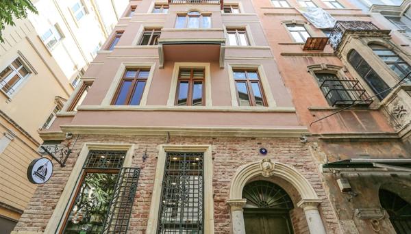 No 8 Galata