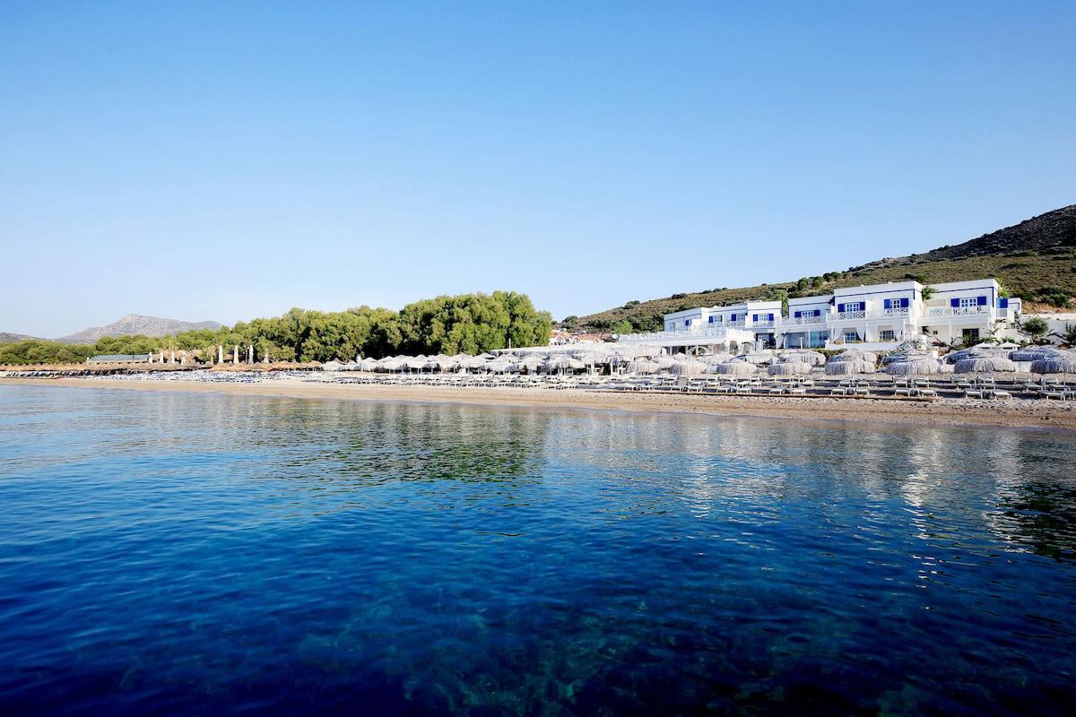 Otel Mavi Beyaz