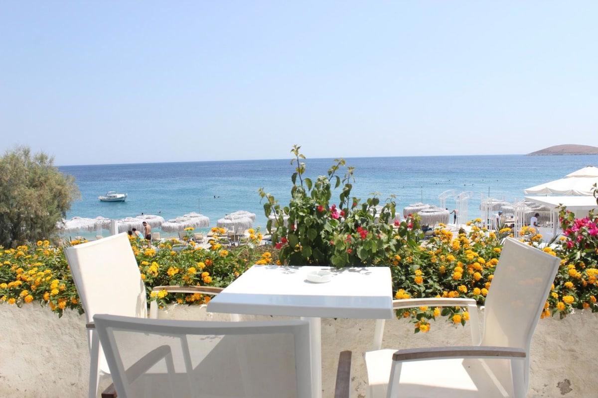 Otel Mavi Beyaz