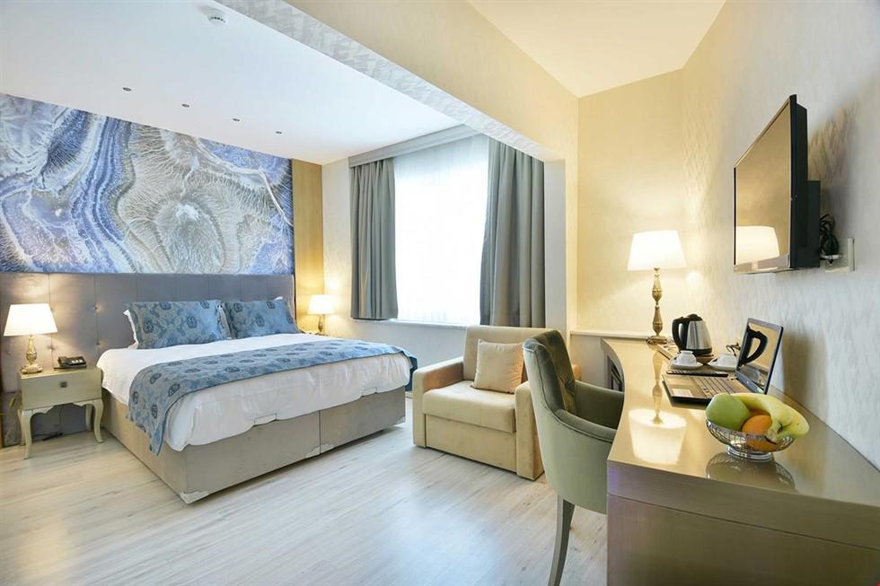 Adamel Hotel & Suite