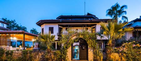 Liya Boutique Hotel & Suites