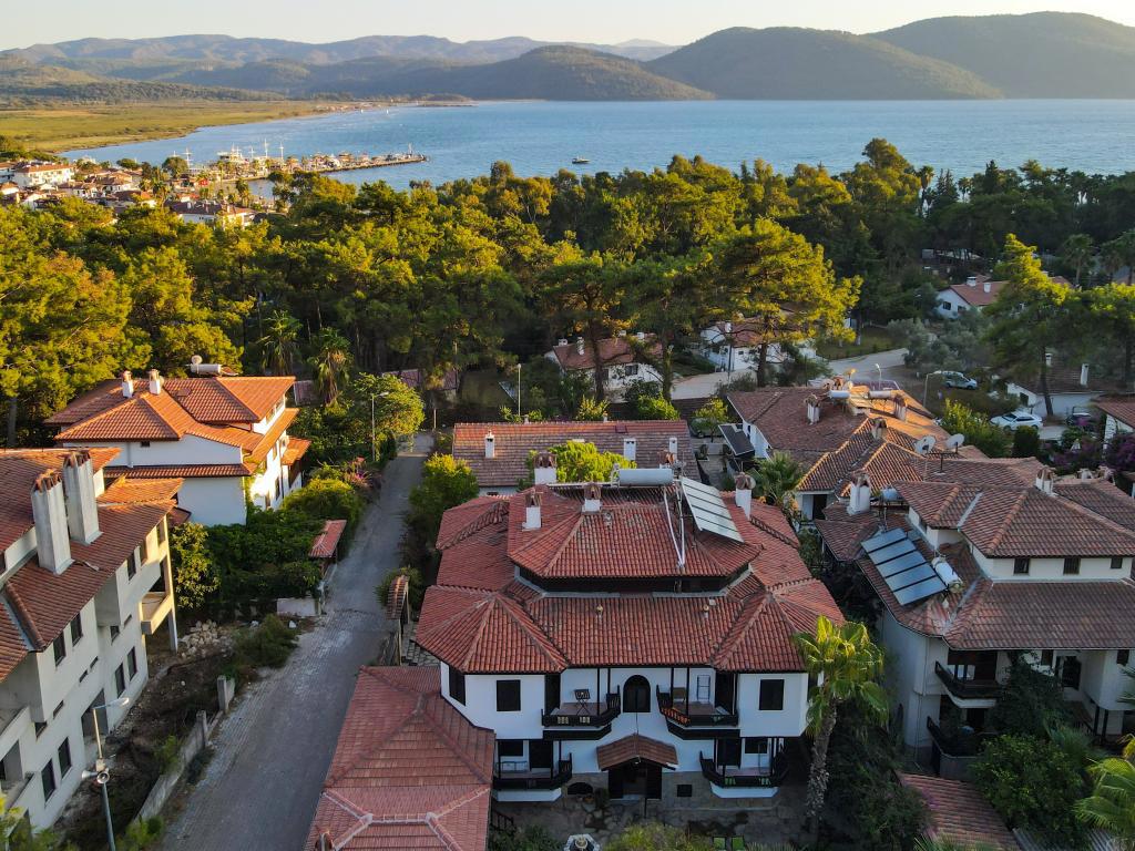 Liya Boutique Hotel & Suites