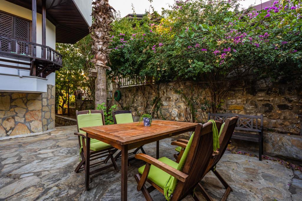 Liya Boutique Hotel & Suites