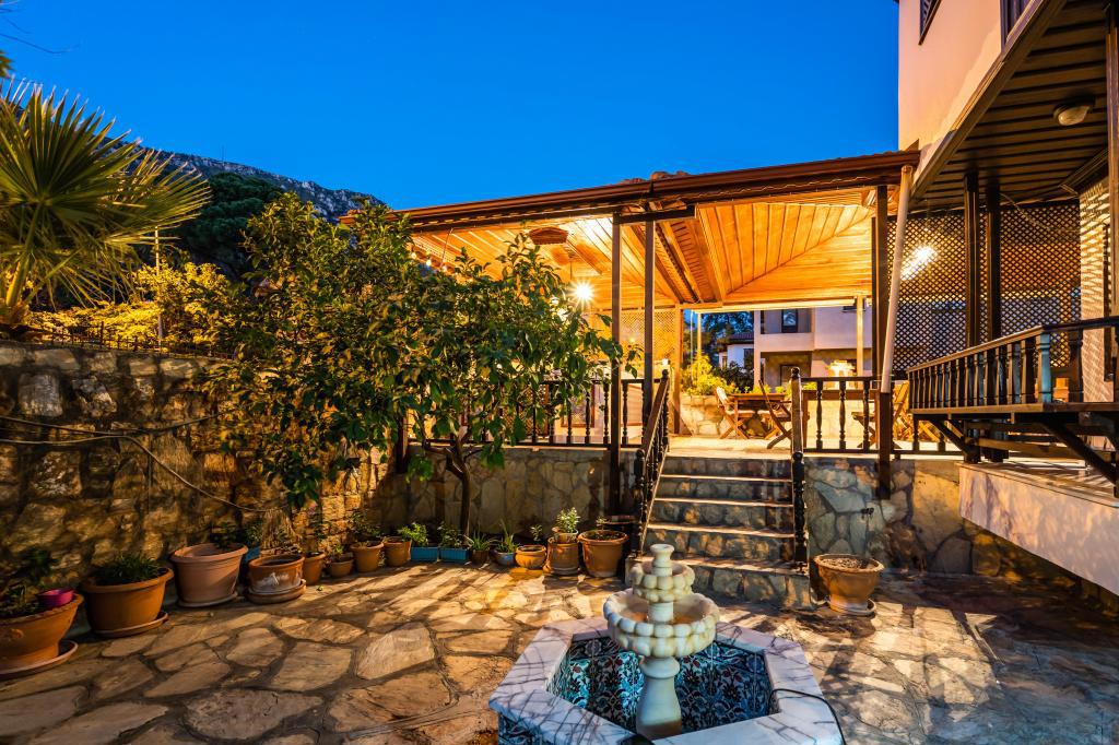 Liya Boutique Hotel & Suites