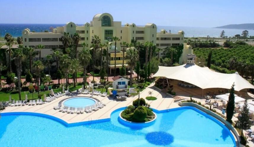 Presa Di Finica Hotel & Suites