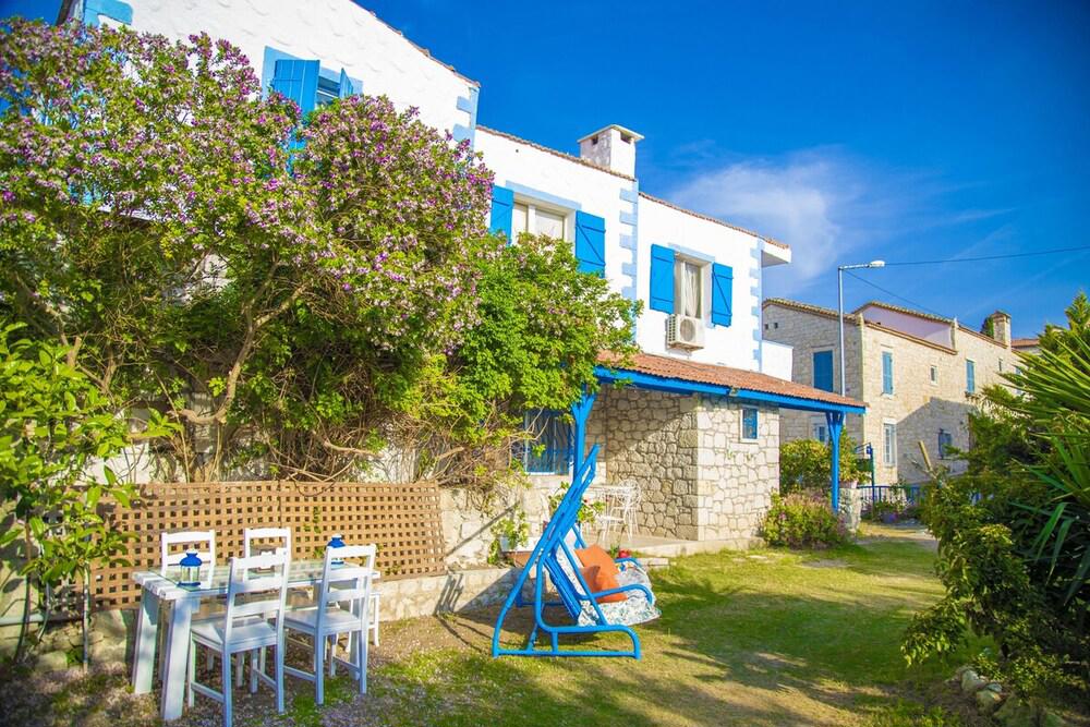 Zeren Alaçatı Butik Otel
