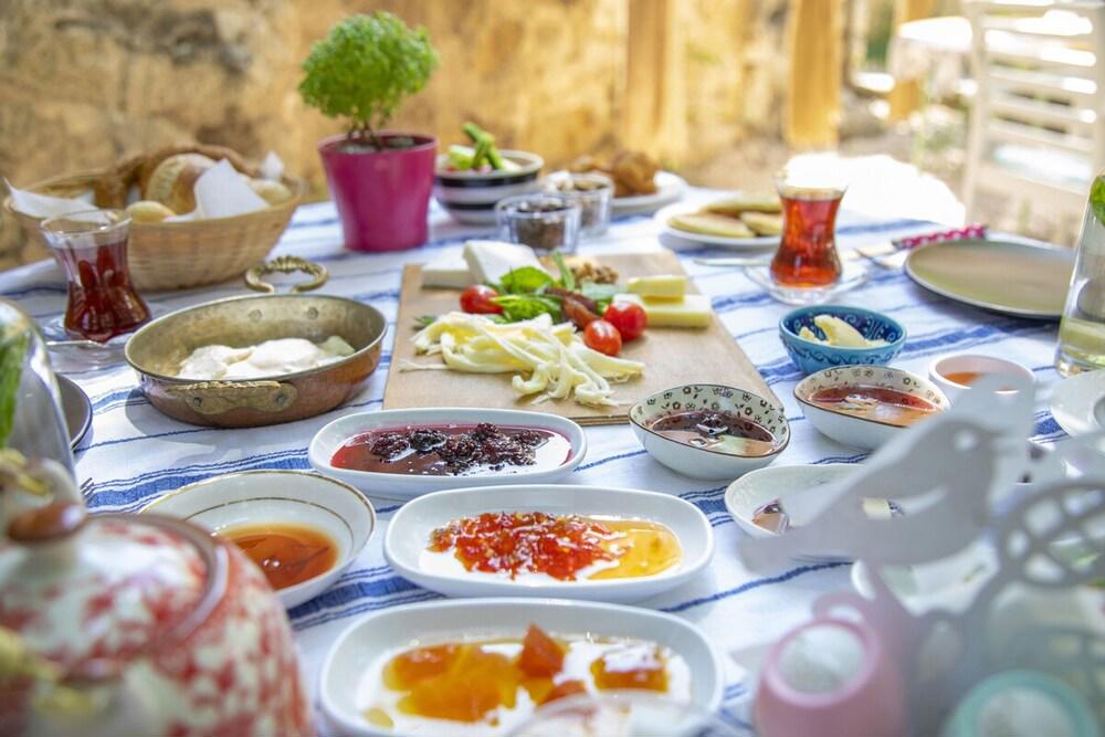 Zeren Alaçatı Butik Otel