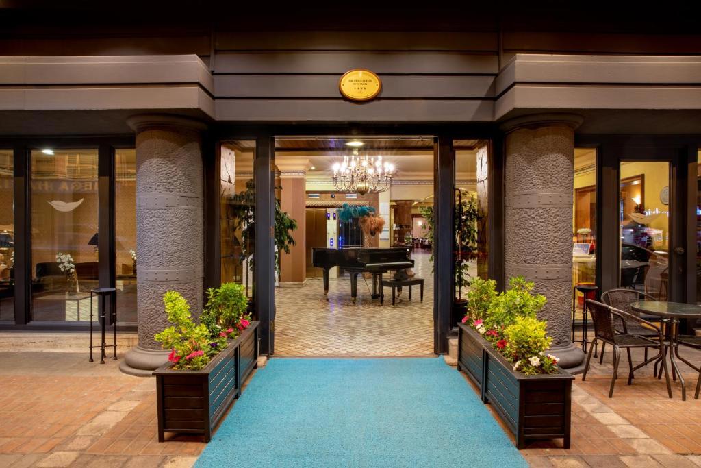 The Wings Hotels Neva Palas