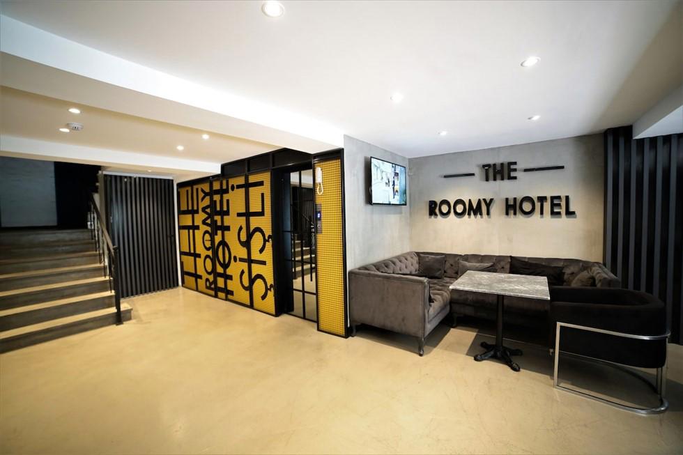 The Roomy Hotel