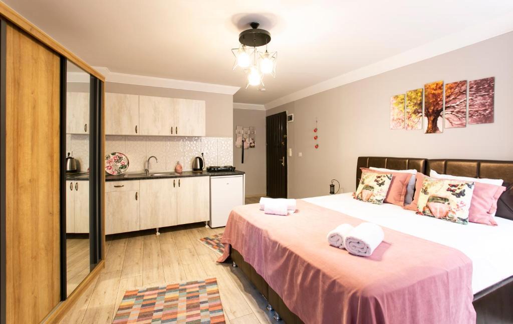 Sirena's Suites