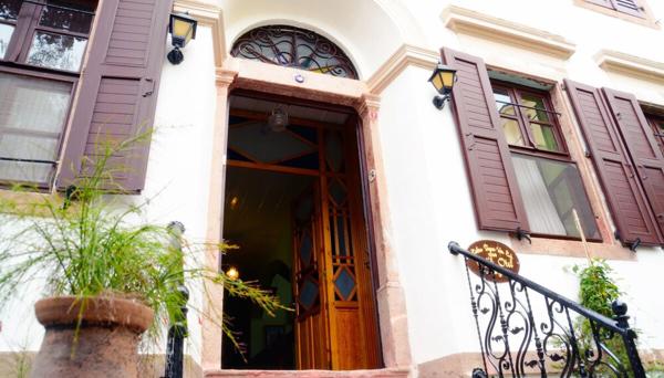 Zehra Teyzenin Evi (+15 Yaş)