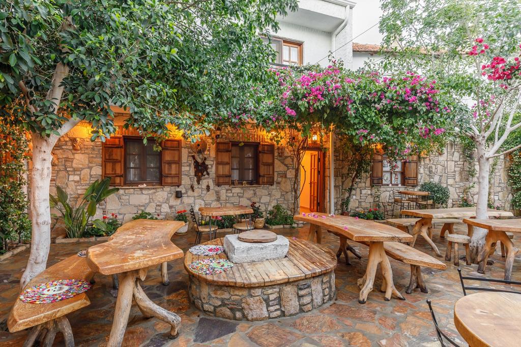 Monza House Otel
