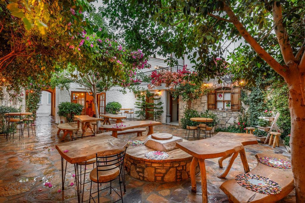 Monza House Otel