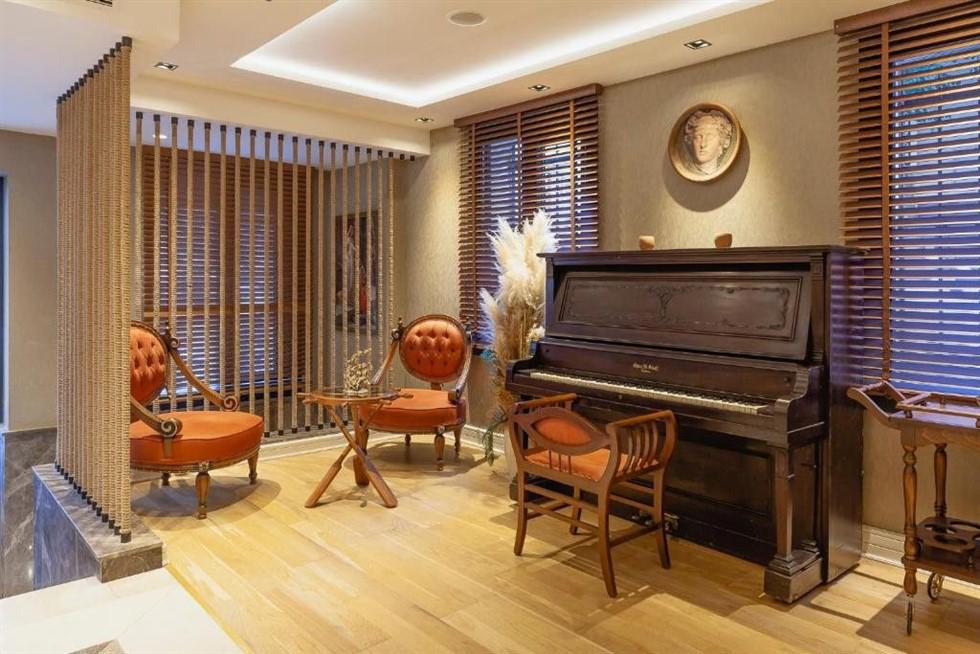 Lord Morgan & Exclusive Design Cihangir