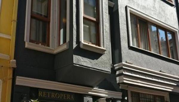 Retropera Hotel