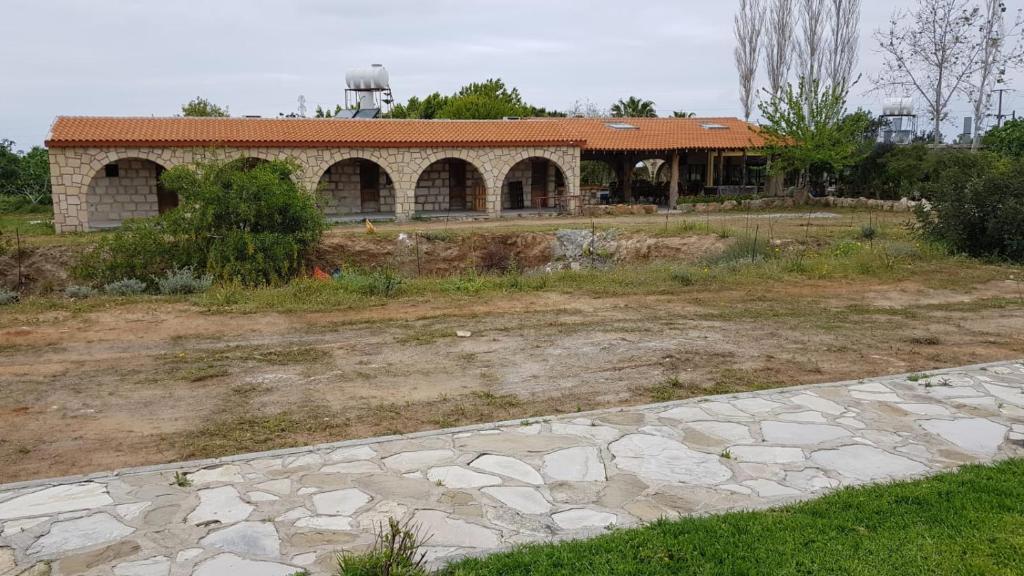 Elausa Hotel & Restaurant