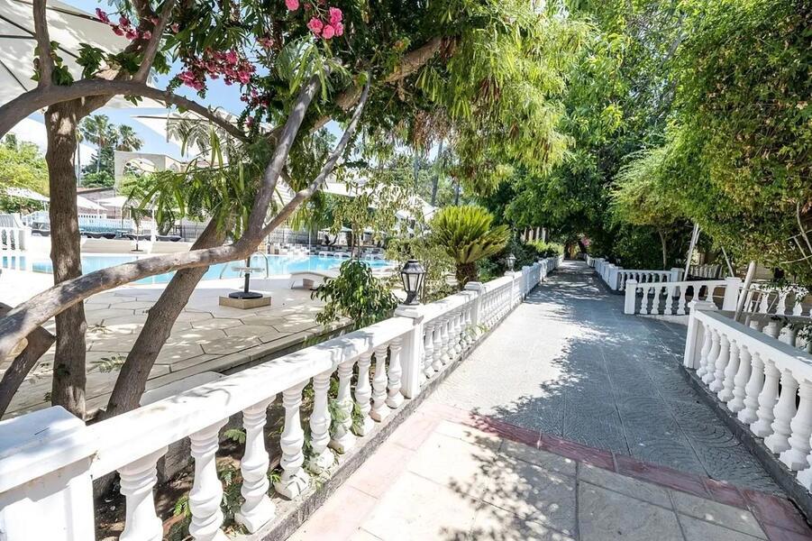 Riverside Garden Resort