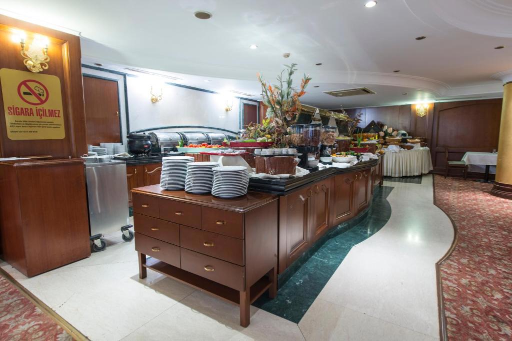 Akar Hotel International