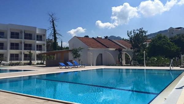 Rose Gardens Hotel