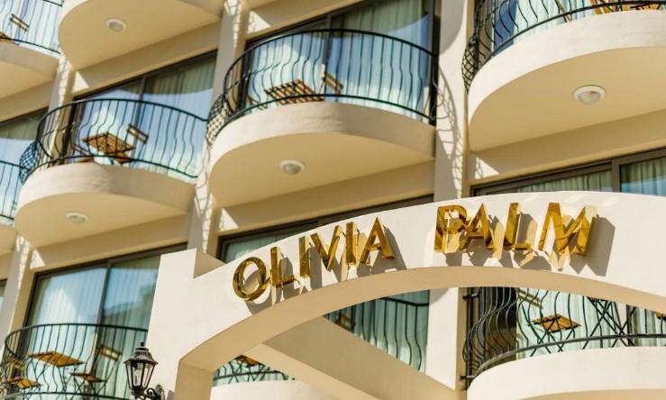 Olivia Palm Hotel 