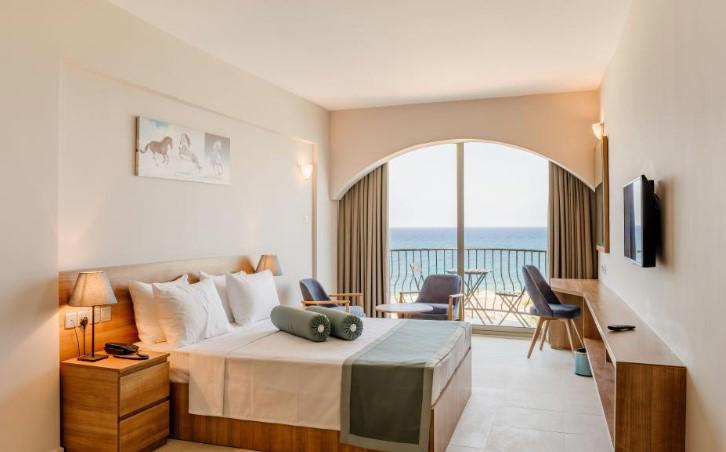 Olivia Palm Hotel