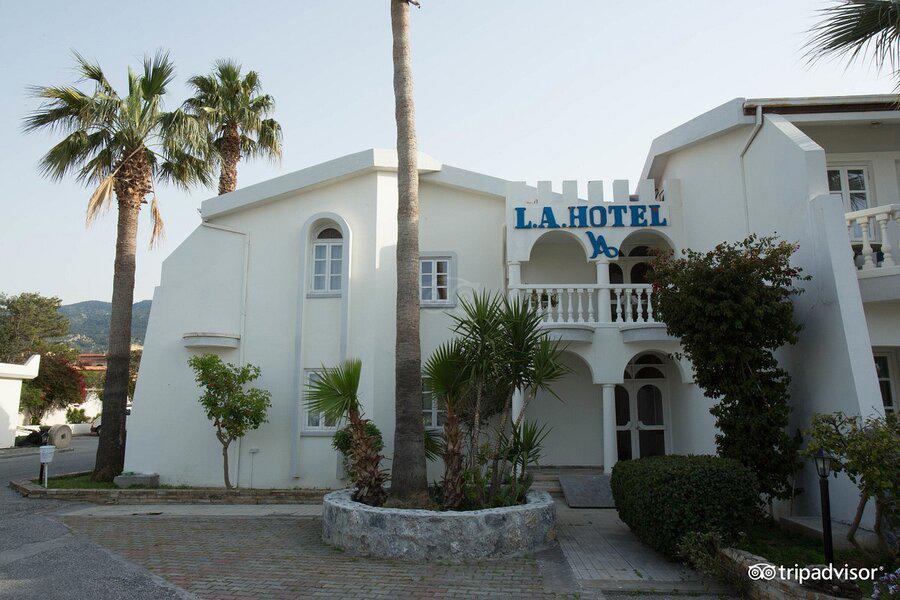 La Hotel & Resort