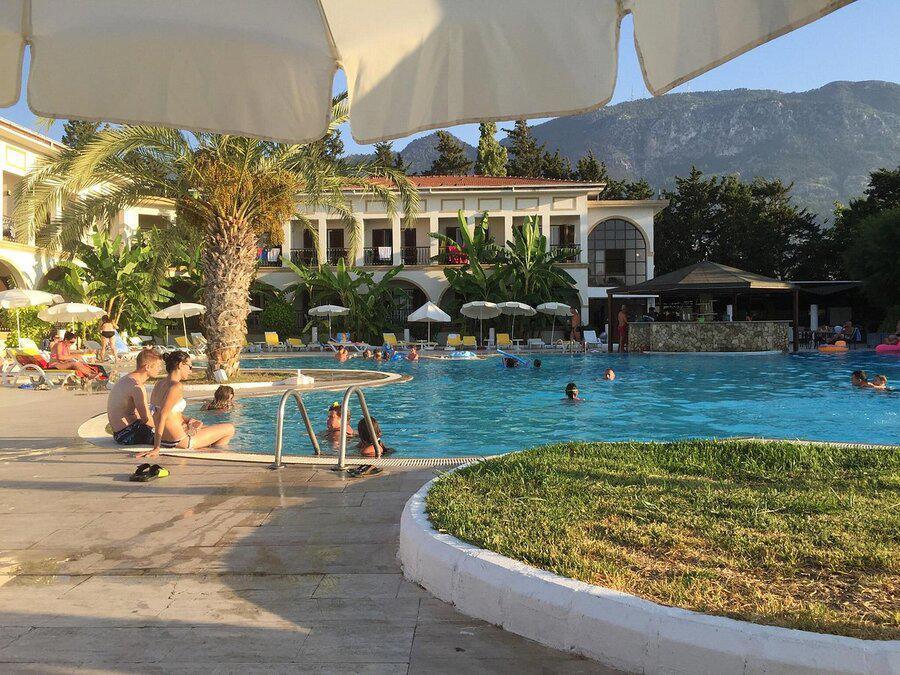 Lapta Holiday Club