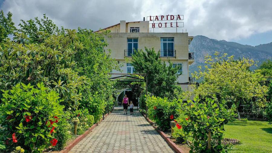 Lapida Hotel