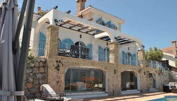 Villa La Casa By Amy Villas