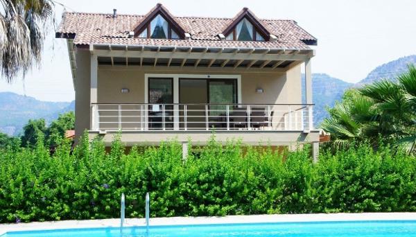 Aquamarine Apartments