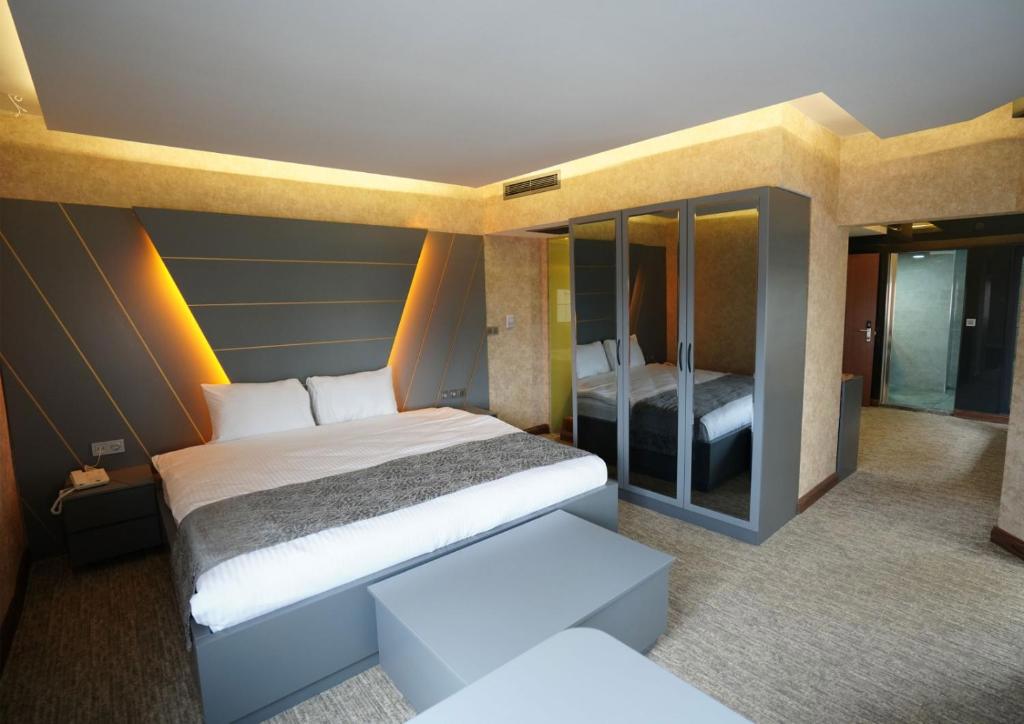 The Life Hotel