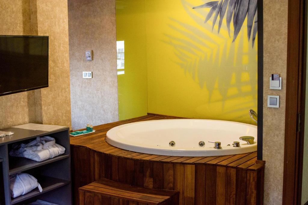 The Life Hotel