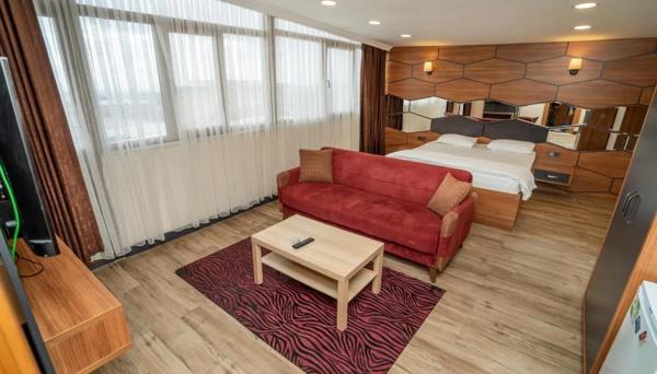 216 Hill Suites