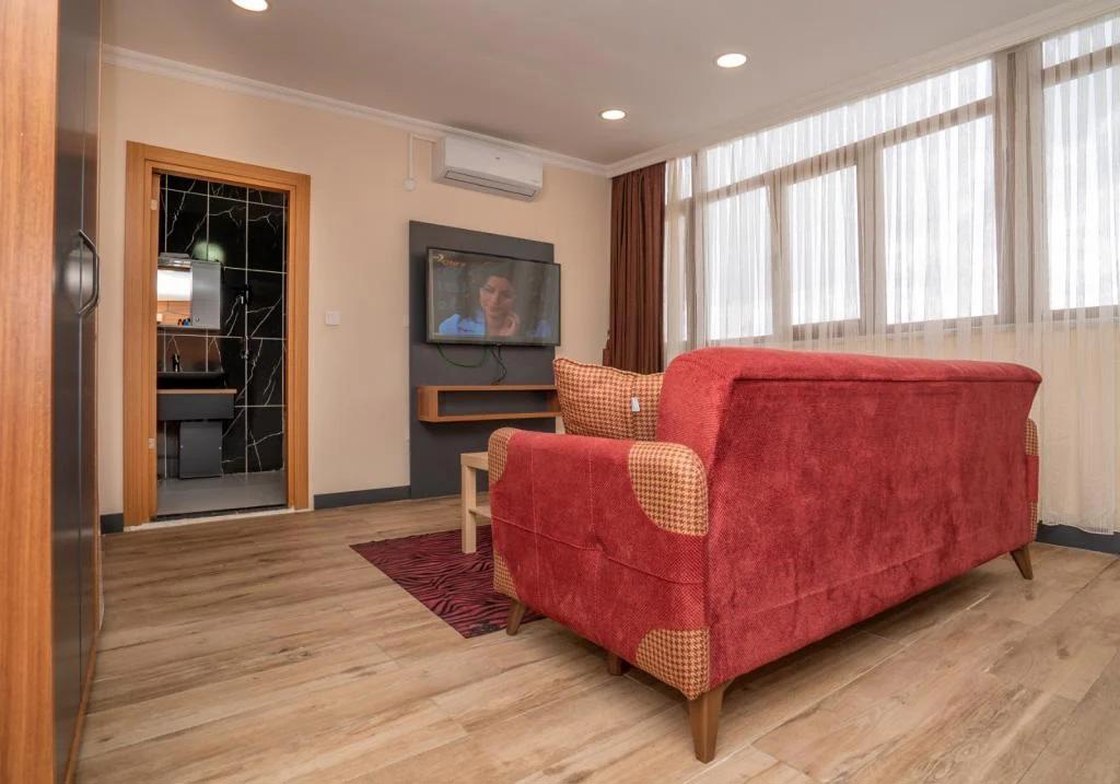 216 Hill Suites