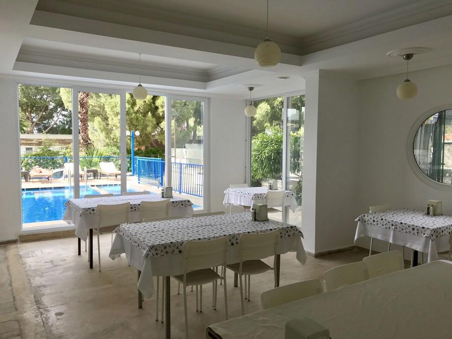 Status Hotel