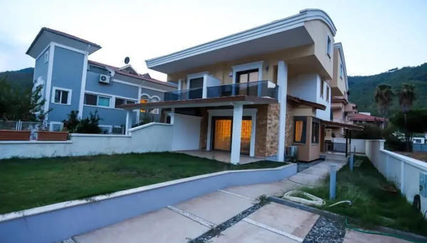 Mandalin Villa 1