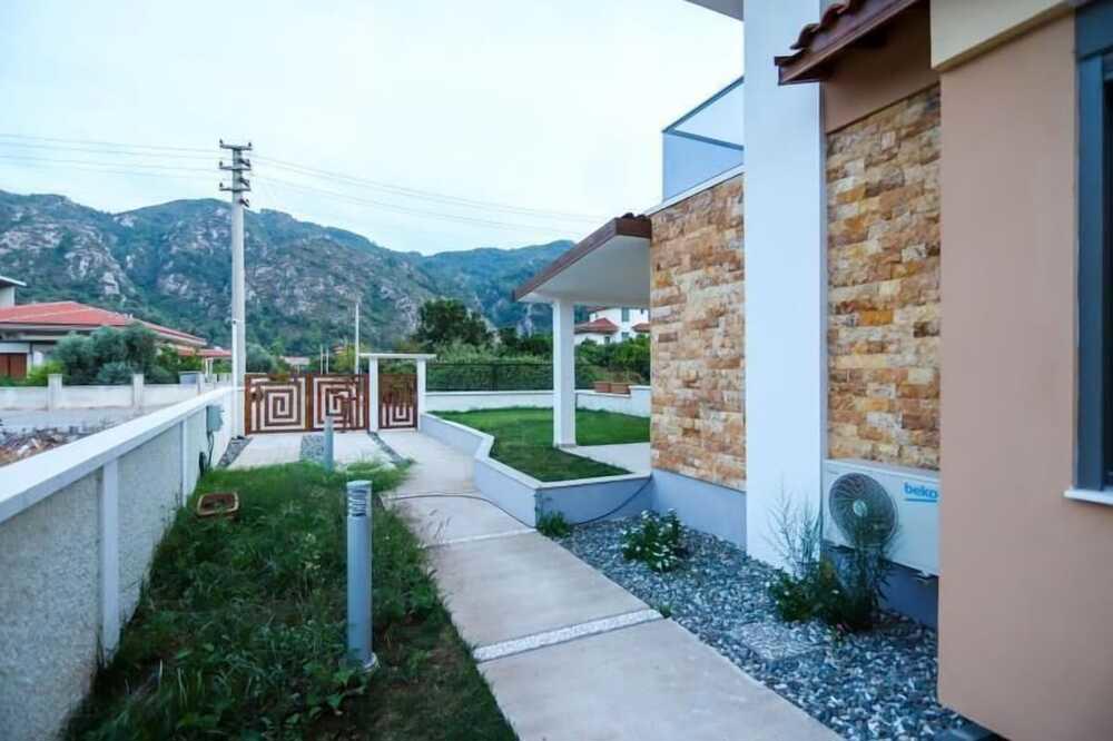 Mandalin Villa 1