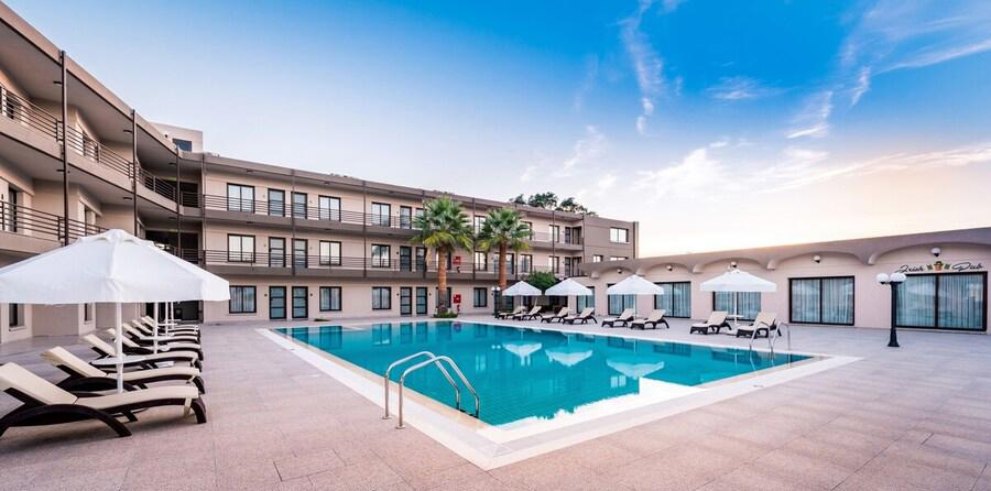Oscar Park Hotel