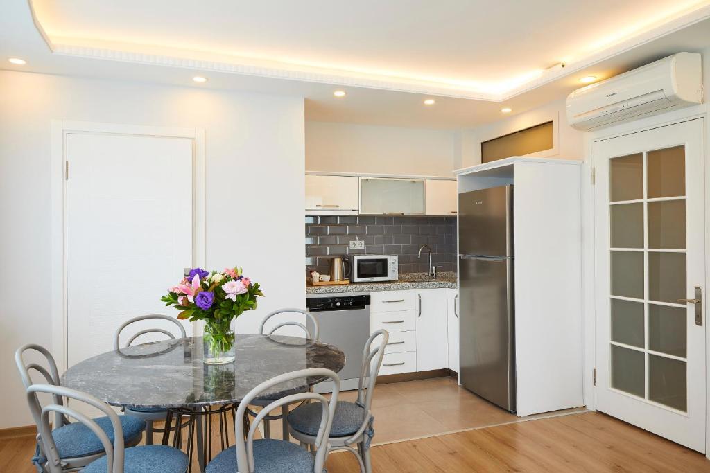 All Seasons Suites